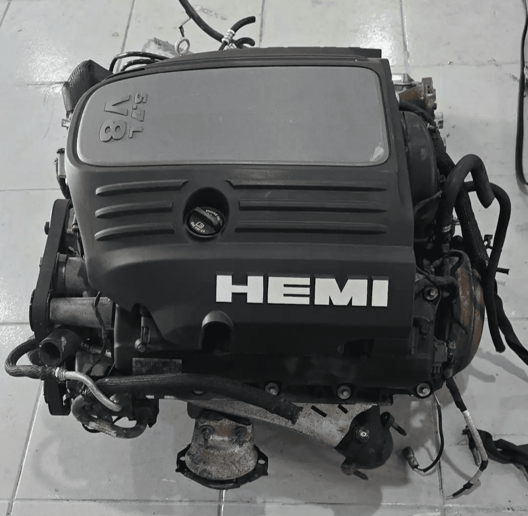 Motor v8 Hemi 5.7 com câmbio automático — foto 1